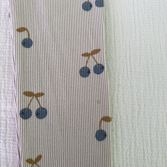 Zara sweatshirt & leggings - Picture 4 of 4